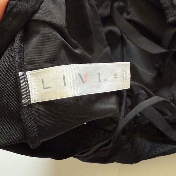 Lane Bryant LIVI Active Sports Bra Black Women’s Size 18 Strappy No Wire Comfort - Picture 10 of 13